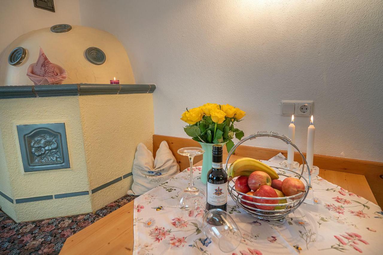ロイタシュHaus Am Waldrandアパートメント エクステリア 写真